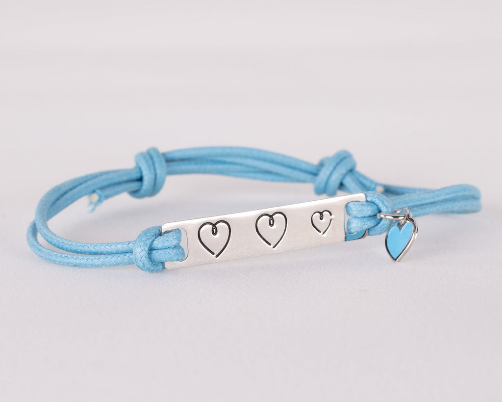 blaues Damenarmband mit Herzanhänger